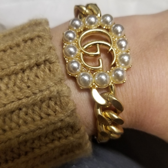 *SOLD* GUCCI 100% Authentic Pearl bracelet! - Picture 9 of 10
